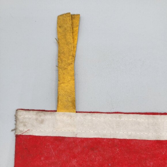 Vintage Oregon Centennial 1859-1959 Souvenir Red Felt Pennant With Yellow Ties - Picture 3 of 5